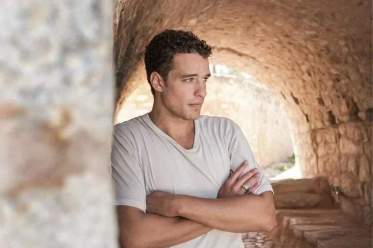 Η Γη της Ελιάς Επιστρέφει από την Ισπανία ο Στέφανος; fiftififti Η Γη της Ελιάς Επιστρέφει από την Ισπανία ο Στέφανος; fiftififti